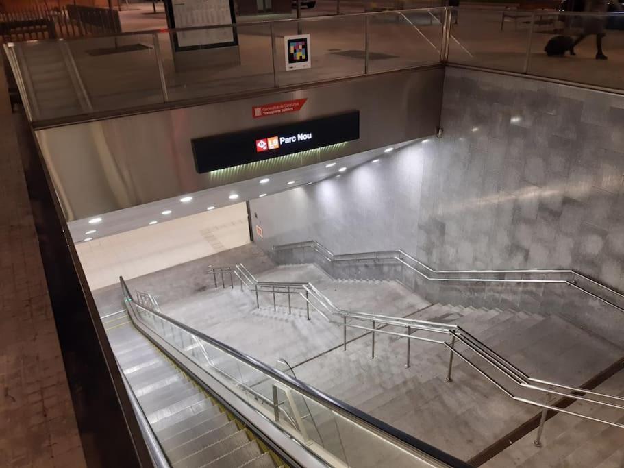 Gran Apartamento Cerca Del Aeropuerto Daire El Prat de Llobregat Dış mekan fotoğraf
