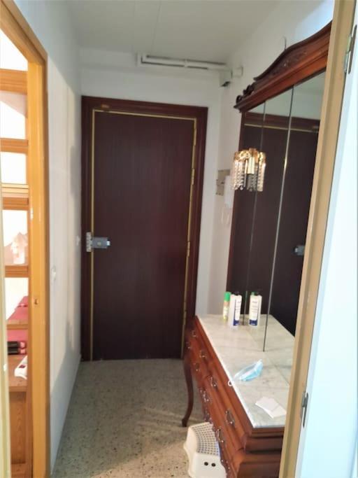Gran Apartamento Cerca Del Aeropuerto Daire El Prat de Llobregat Dış mekan fotoğraf